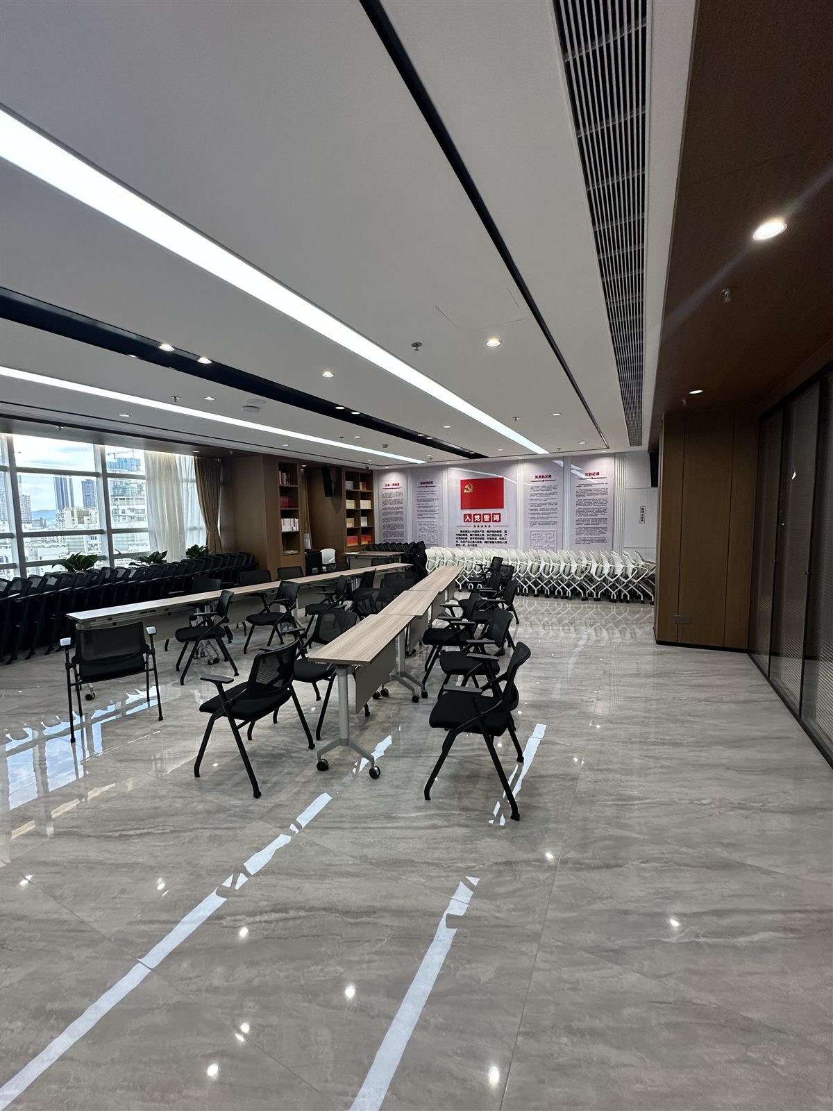 普罗米修律师事务所会议室